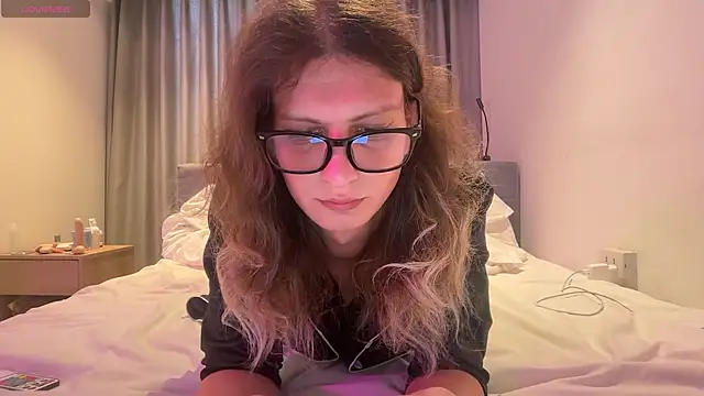 Alice Pinkhead online show from 23, 4, 2026