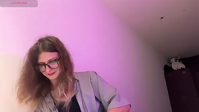 Alice Pinkhead online show from 18, 6, 2026
