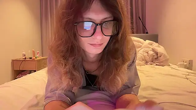 Alice Pinkhead online show from 29, 6, 2026