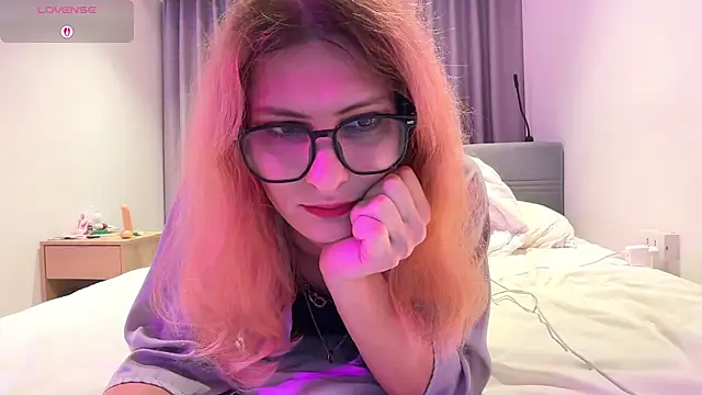 Alice Pinkhead online show from 28, 7, 2026
