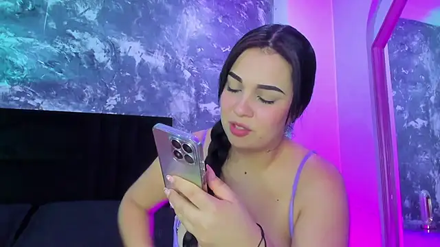 brianaGuzman online show from 10, 1, 2025