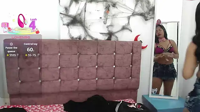 lily jamesx online show from 26, 10, 2025