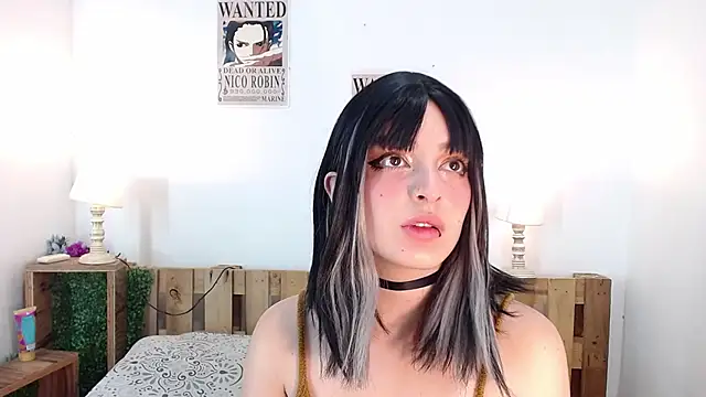 EvaHalsey online show from 10, 12, 2024