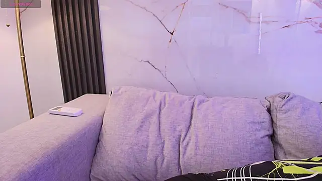 EvaHalsey online show from 12, 9, 2025