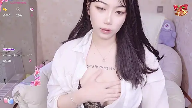 Snapshot of small_bell chatting on 19, 3, 2025 small bell online show from 19, 3, 2025