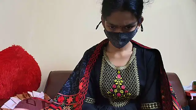 Srabontii online show from 3, 12, 2025