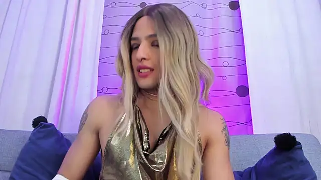 LukaCastillo online show from 11, 3, 2025