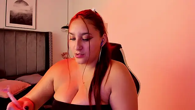 Alaia Cute online show from 4, 2, 2025