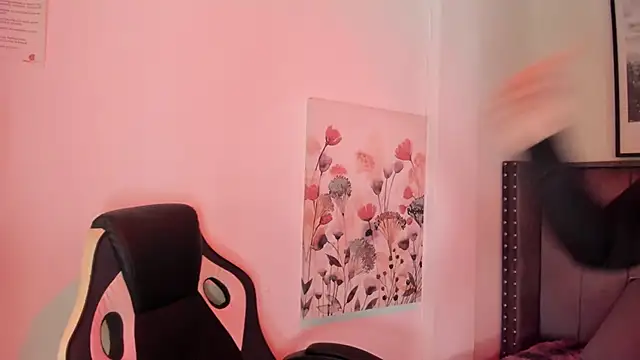 Alaia Cute online show from 4, 11, 2025