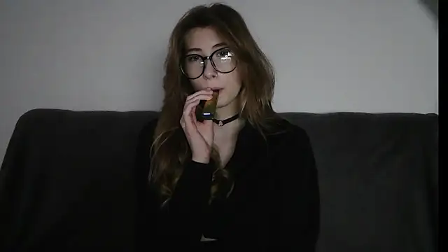 ErikaShyy online show from 24, 12, 2024