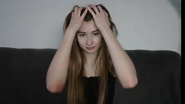 ErikaShyy online show from 26, 12, 2024