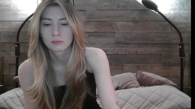 ErikaShyy online show from 21, 2, 2025