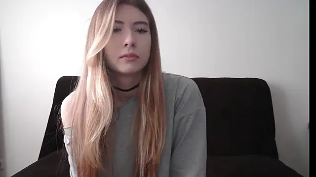 ErikaShyy online show from 6, 10, 2025