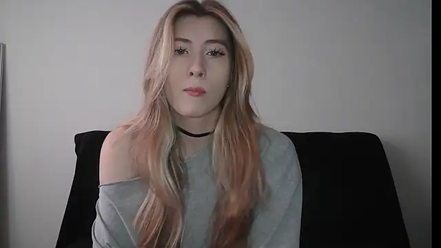 ErikaShyy online show from 29, 10, 2025