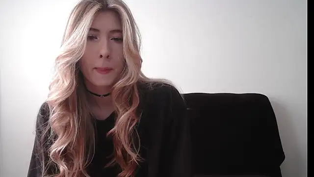 ErikaShyy online show from 30, 10, 2025