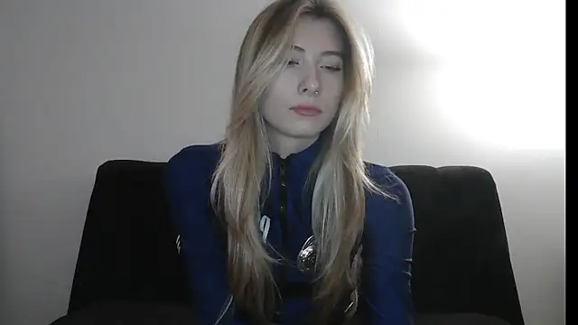 ErikaShyy online show from 31, 10, 2025