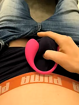 geilehecke1 online show from 15, 1, 2025