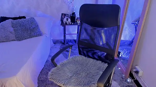 CyntiaAdams online show from 7, 3, 2025