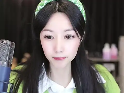 Nuyoah-77 online show from 24, 1, 2025