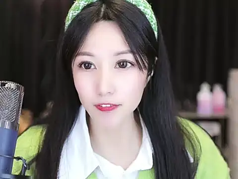 Nuyoah-77 online show from 24, 1, 2025