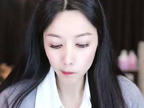 Nuyoah-77 online show from 25, 1, 2025