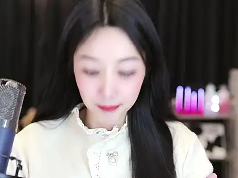 Nuyoah-77 online show from 12, 2, 2025