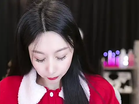 Nuyoah-77 online show from 13, 2, 2025