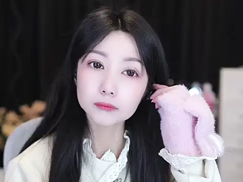 Nuyoah-77 online show from 20, 12, 2025