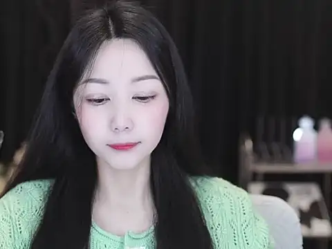 Nuyoah-77 online show from 25, 3, 2026