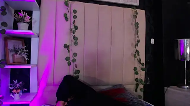 Mia Rinn online show from 6, 2, 2025