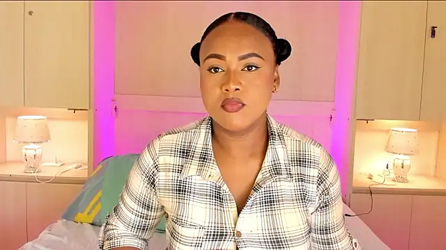 EmilyyStuart online show from 9, 2, 2026