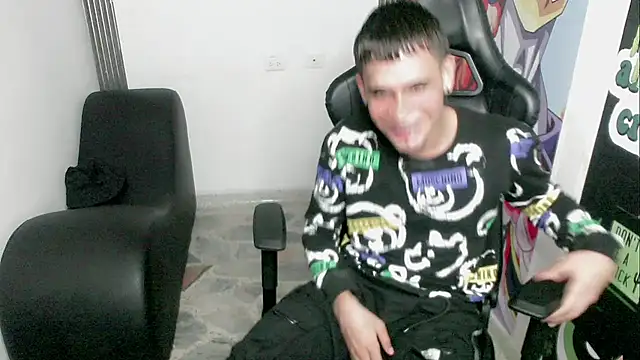 zacariasss  online show from 30, 12, 2024