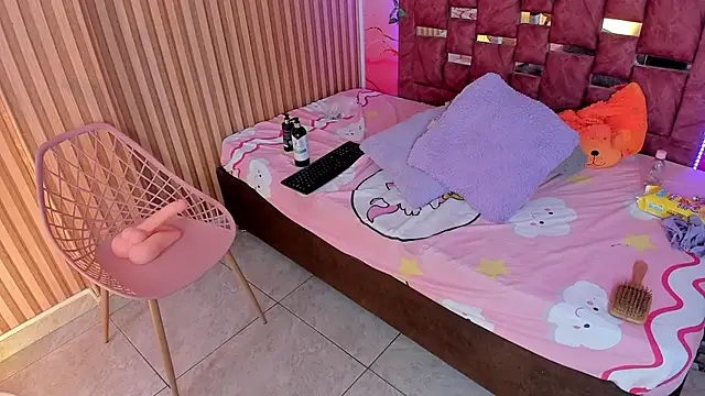 melody paris online show from 20, 2, 2025