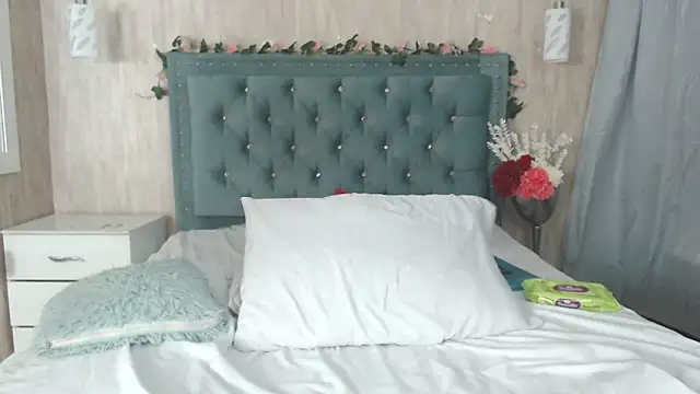 Alexa roussee online show from 7, 2, 2025