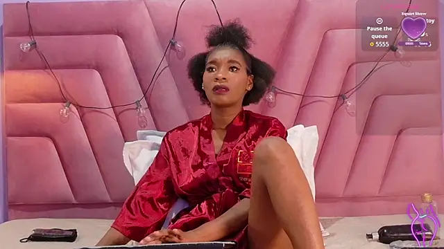 petitelittleebony online show from 9, 4, 2026