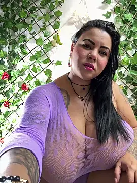alicia squirt big online show from 15, 3, 2025