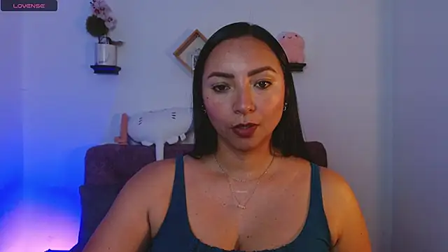 Snapshot of Emmi_Cam chatting on 10, 9, 2025 Emmi Cam online show from 10, 9, 2025