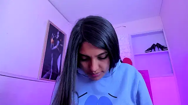 SarahStones online show from 9, 10, 2025