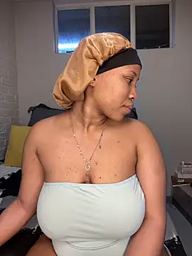 DrippinCaramelCutie online show from 20, 11, 2025