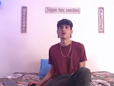 Snapshot of harrytomson_1 chatting on 11, 1, 2025 harrytomson 1 online show from 11, 1, 2025