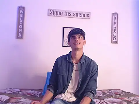 Snapshot of harrytomson_1 chatting on 17, 1, 2025 harrytomson 1 online show from 17, 1, 2025