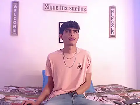 Snapshot of harrytomson_1 chatting on 18, 1, 2025 harrytomson 1 online show from 18, 1, 2025