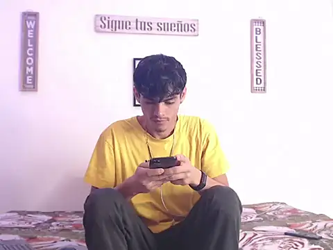 Snapshot of harrytomson_1 chatting on 27, 1, 2025 harrytomson 1 online show from 27, 1, 2025