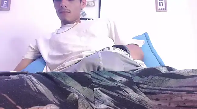 Snapshot of harrytomson_1 chatting on 18, 2, 2025 harrytomson 1 online show from 18, 2, 2025