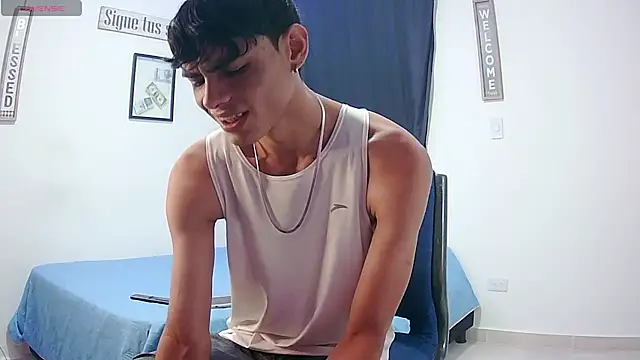 Snapshot of harrytomson_1 chatting on 21, 10, 2025 harrytomson 1 online show from 21, 10, 2025