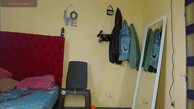 cristinamontiel online show from 11, 3, 2025