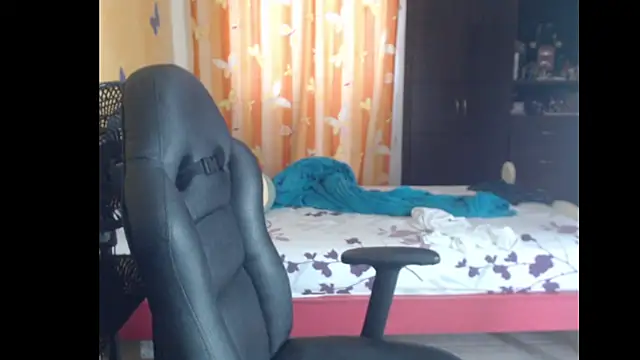 Tobicutee online show from 29, 4, 2026