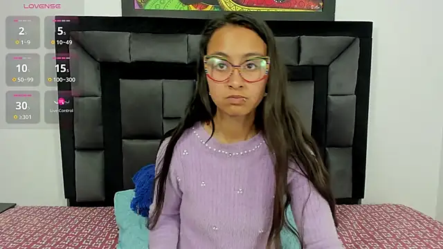 Snapshot of tatiana_valencia chatting on 4, 1, 2025 tatiana valencia online show from 4, 1, 2025