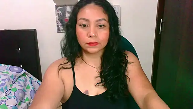 Snapshot of zaray_bella chatting on 18, 4, 2026 zaray bella online show from 18, 4, 2026