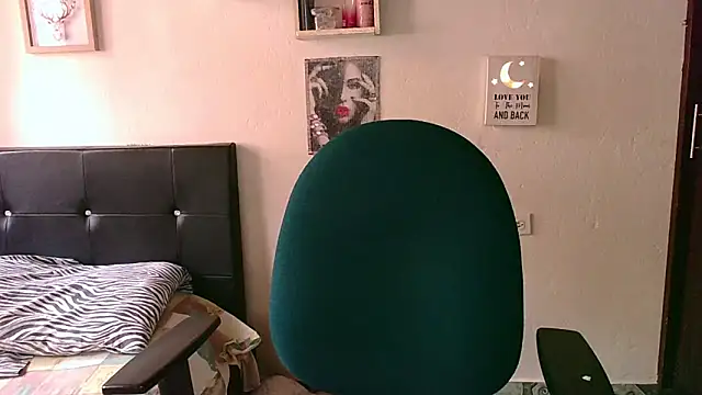 Snapshot of zaray_bella chatting on 23, 5, 2026 zaray bella online show from 23, 5, 2026
